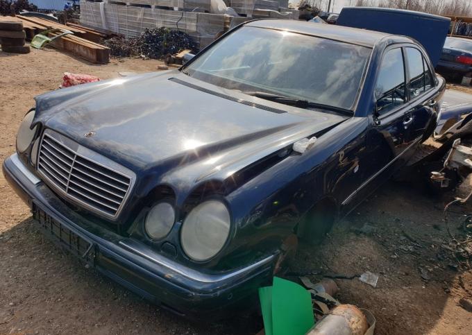 Mercedes w210 99г e240 2.4 m112 АКПП avantgarde