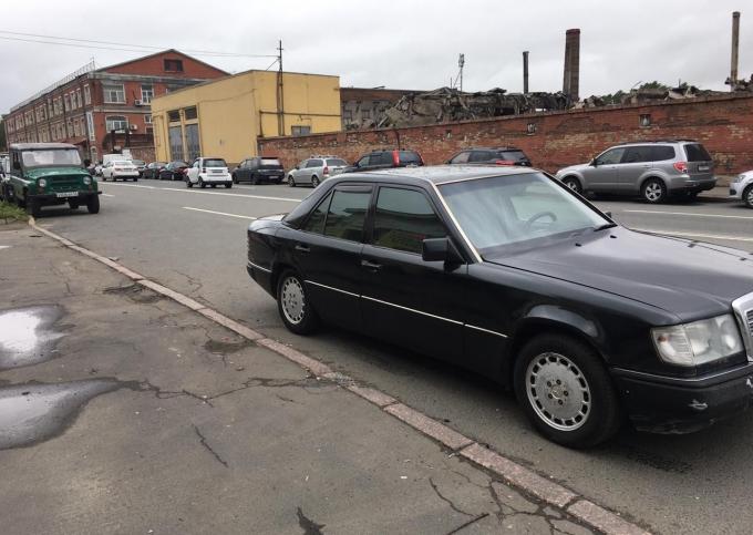 W124 Mercedes на з/ч