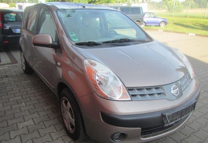 Nissan Note 2006г, на запчасти