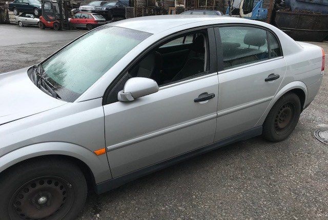 Opel Vectra C 2003 Запчасти разбор капот фара