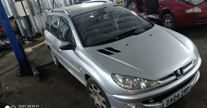 Разобран на запчасти Peugeot 206