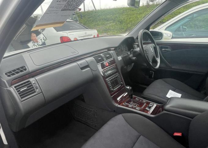 Mercedes E320 W210, в разборе Мерседес Е320