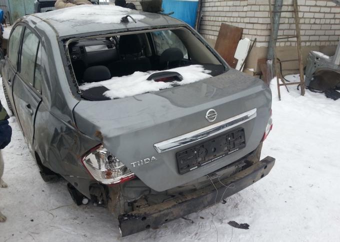 Кузов по частям Nissan Tiida 2012год. б. у