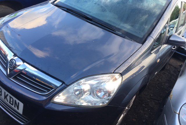 Разбор на запчасти Opel Zafira B 2005-2012