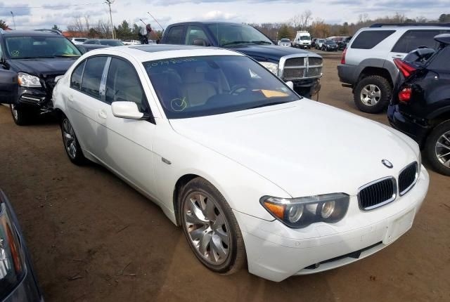 В разборе BMW 7 E65 2004год