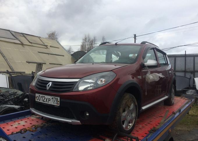 Renault Sandero Stepway 2013 г.в. по запчастям