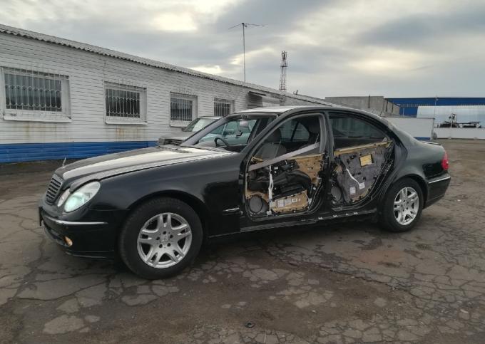 Mercedes E240 W211 разбираем Мерседес