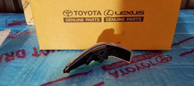 Поворотник в зеркало Toyota Camry 2012-2017 81740