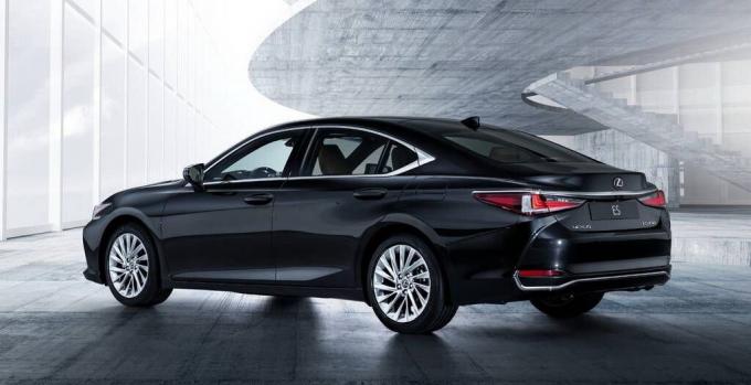 Накладка заднего бампера Lexus ES 2018-2021 52105-33030