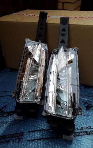 Передняя противотуманка Lexus NX 2014-2017 LED 81210-78010 81220-78010