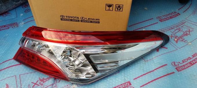 Фонарь Toyota Camry 70 2018-2023 81580-33340