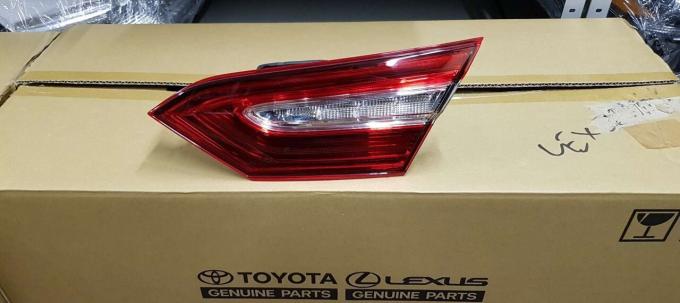 Фонарь Toyota Camry 70 2018-2023 81580-33340