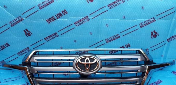 Решетка радиатора Toyota Land cruiser 200 2016-21