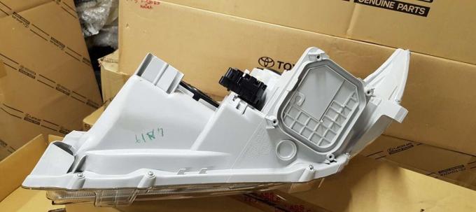 Фара галогеновая Toyota Camry 2006-2009 81130-33611