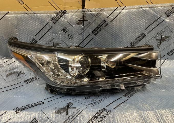 Фара Правая Toyota Highlander 3 2016-2019 81110-0E380 81150-0E380