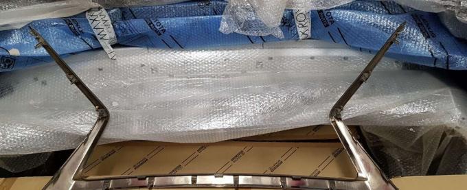 Хром решетки радиатора Lexus GX460 2014-2021 53121-60190