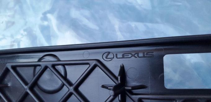 Площадка переднего номера Lexus LX 570 2015-2018 52114-60280