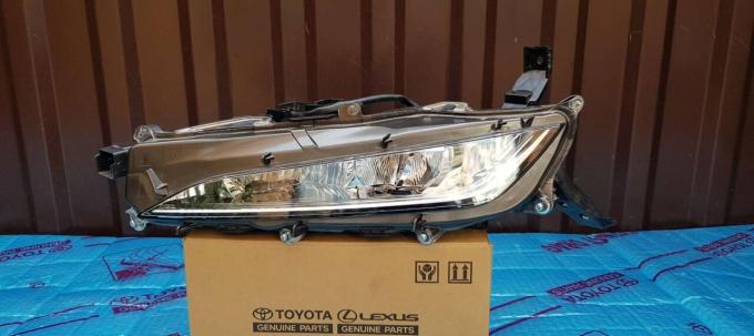 Противотуманая фара Lexus RX 4 2020-2022 81220-48060