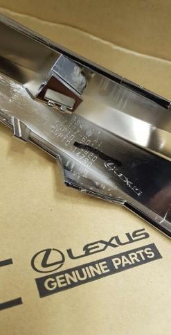 Молдинг решетки радиатора Lexus LX570 Heritage PZ327-60114
