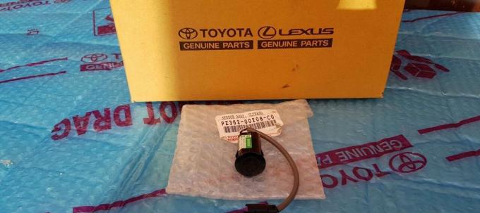 Парктроник Toyota Camry 2001-2011 PZ362-00208-C0