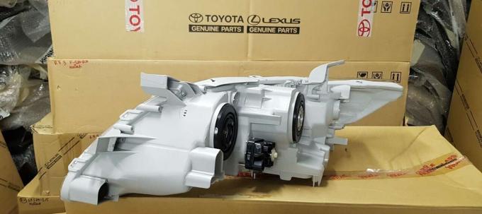 Фара галогеновая Toyota Camry 2006-2009 81130-33611