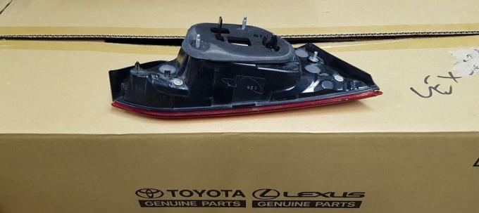 Фонарь Toyota Camry 70 2018-2023 81580-33340