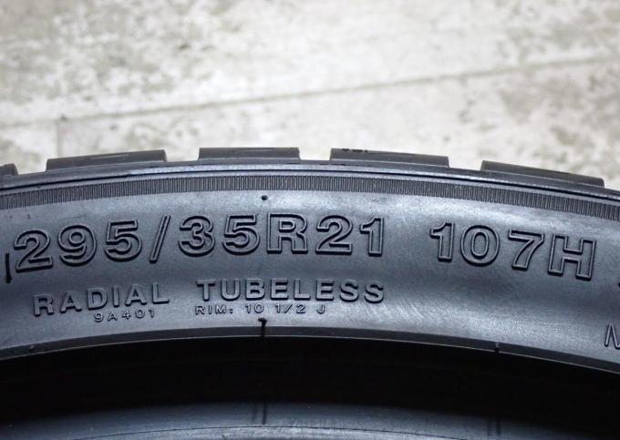 Tri Ace Snow White II 295/35 R21 107H