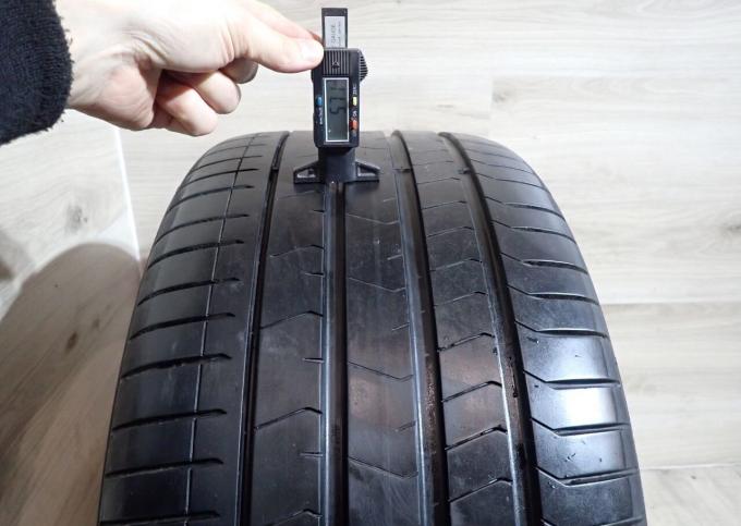 Pirelli P Zero 275/40 R21 и 315/35 R21 107Y