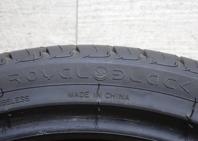 Royal Black Royal Performance 255/35 R20 97W