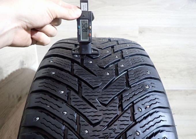 Nokian Tyres Hakkapeliitta 8 SUV 275/45 R20 110T