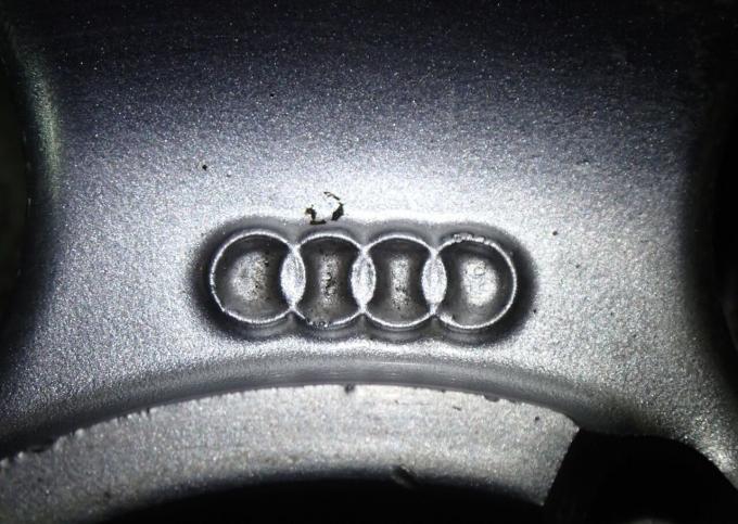 Один оригинальный диск R18 Audi A6