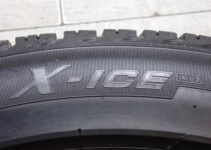 Michelin X-Ice XI3 245/45 R19 102H