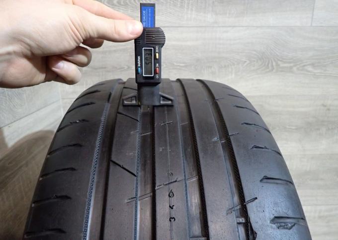 Nokian Tyres Hakka Black 2 255/40 R19 100Y