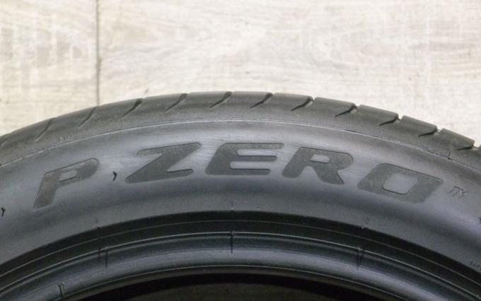 Pirelli P Zero 275/40 R19 101Y