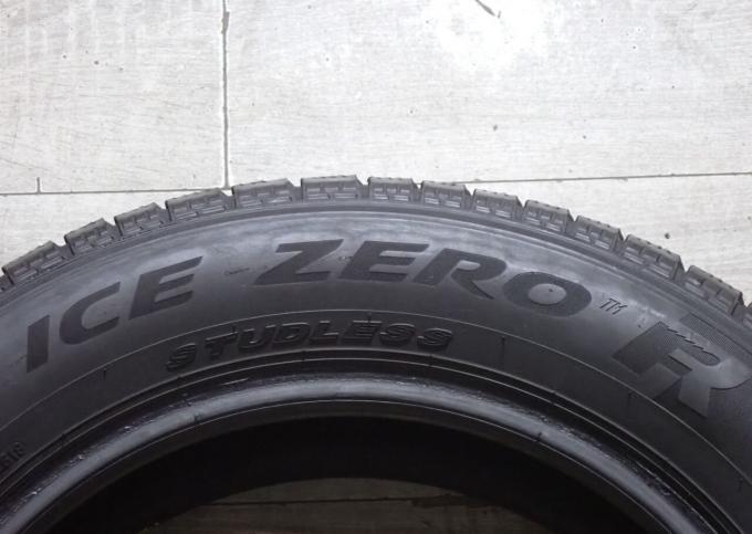 Pirelli Ice Zero FR 215/65 R17 103T