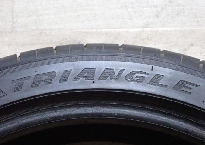 Triangle Sports TH201 235/40 R19 96Y