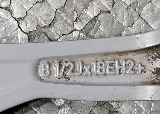 Один оригинальный диск R18 BMW 3-series задний