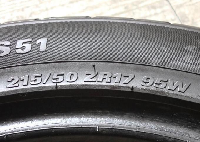 Kumho Ecsta HS51 215/50 R17 95W