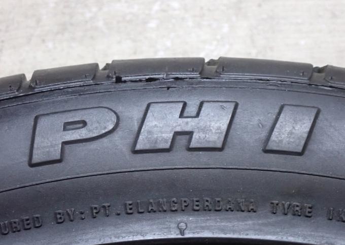 Accelera PHI 245/45 R20 103Y