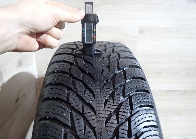 Nokian Tyres Hakkapeliitta R3 SUV 235/65 R17 106R