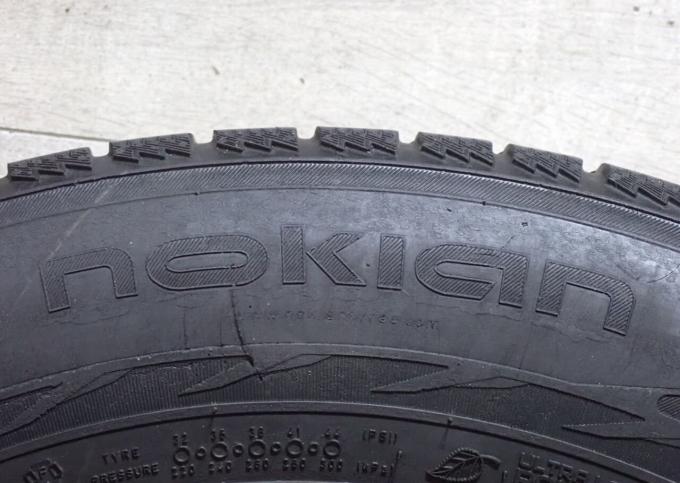 Nokian Tyres Hakkapeliitta R2 SUV 235/65 R17 108R