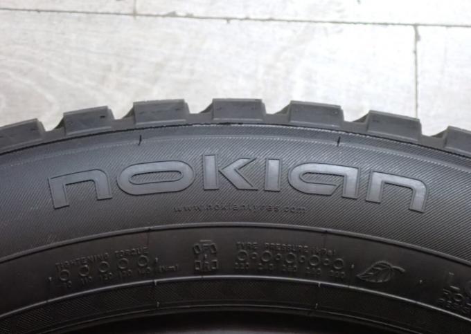 Nokian Tyres Hakkapeliitta 8 SUV 275/50 R20 113T