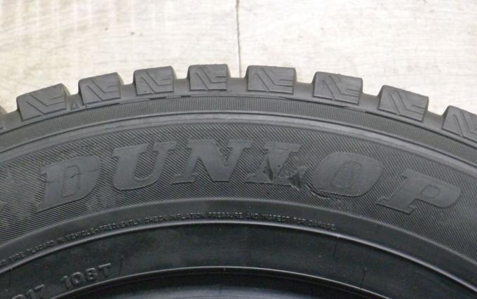 Dunlop SP Winter Ice 01 235/65 R17 108T