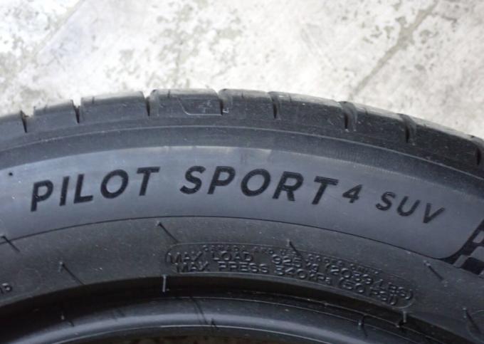 Michelin Pilot Sport 4 SUV 245/50 R19 105W