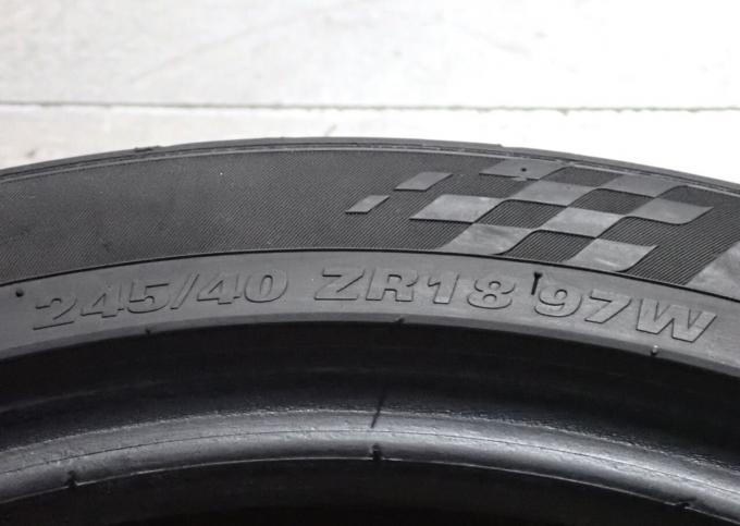 Kumho Ecsta PS31 245/40 R18 97W