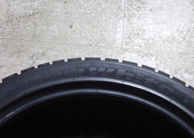 Tri Ace Snow White II 295/35 R21 107H