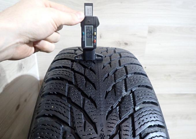 Nokian Tyres Hakkapeliitta R3 SUV 235/65 R17 106R