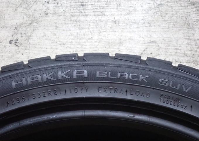 Nokian Tyres Hakka Black SUV 295/35 R21 107Y