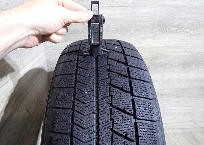 Bridgestone Blizzak VRX 225/60 R17 99S