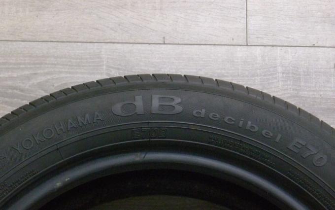 Yokohama dB Decibel E70 215/55 R17 93V